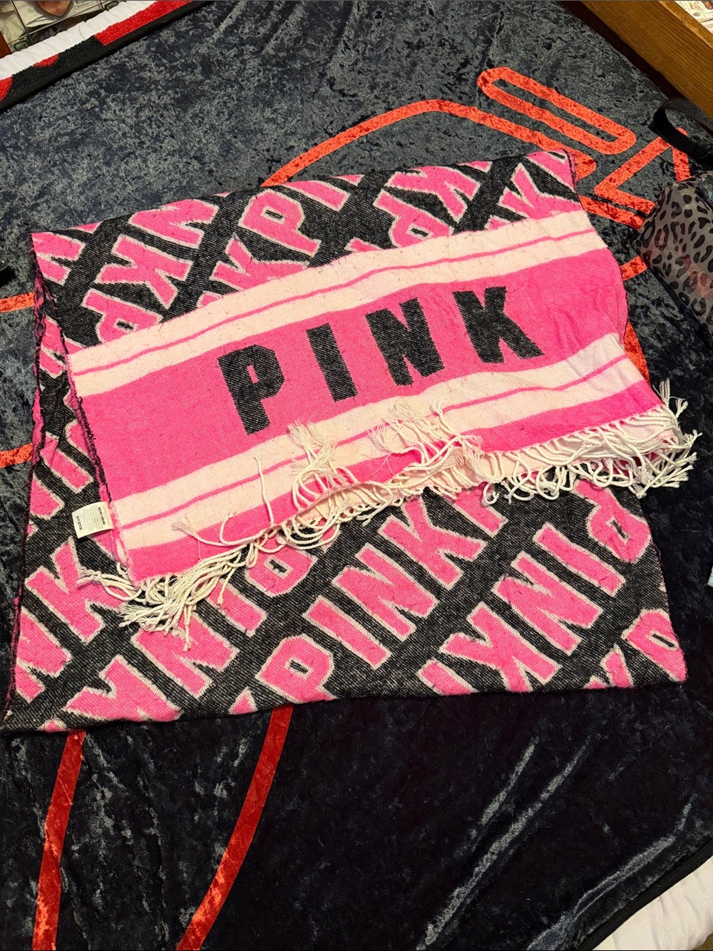 PINK Victoria's Secret Pink and Black Logo Fringe Scarf